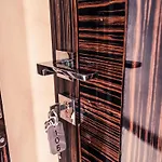 فندق مبيت وإفطار Maison Candia Luxury House 4*